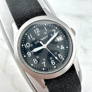Vintage U.S. Navy 33mm Field Watch, Date, French Movement - Working image 1