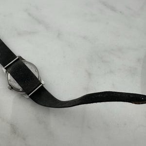 Vintage U.S. Navy 33mm Field Watch, Date, French Movement - Working image 10