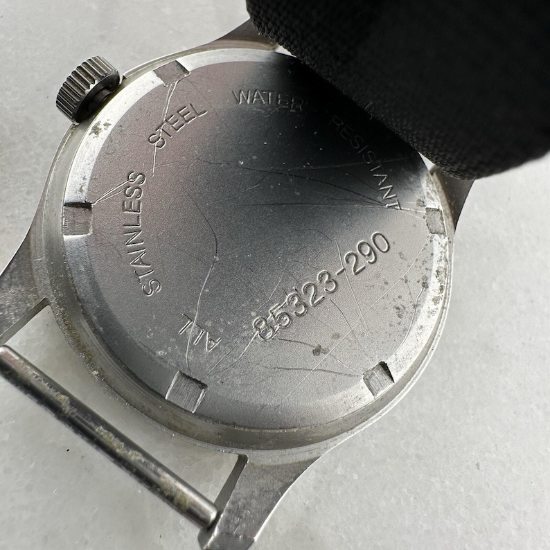 Vintage U.S. Navy 33mm Field Watch, Date, French Movement - Working image 9