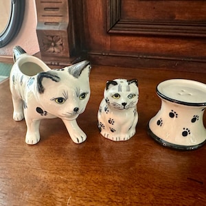 vintage adorable cat HP matching creamer and salt and pepper shakers