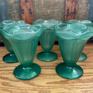 Set of 5 adorable vintage tulip green frosted desert cups
