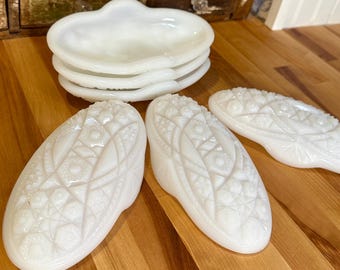 Set of 6 vintage McKee "Toltec" pattern milk glass dishes. Banana split or corn dish