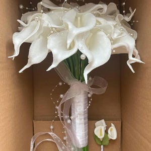 Chic Calla Lily White Bridal Bouquet With Boutonniere, Calla Lily Bouquet, White Bridal Bouquet with Boutonniere, Elegant Bridal Bouquet