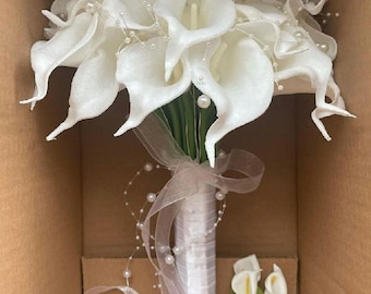 Elegante ramo de novia blanco con calas, ramo de calas, ramo de novia blanco, ramo de novia elegante, ramos de boda