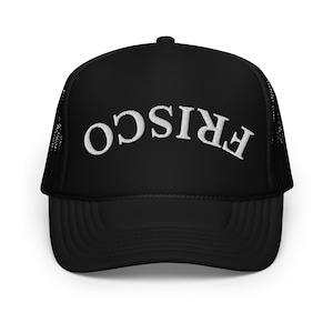 Casquette trucker FRISCO à l&#39;envers, casquette brodée FRISCO inversée sur le devant.
