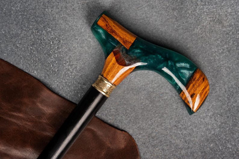 Puede incluir: Un letrero de madera r&uacute;stica con el texto "Welcome to our home" en letras blancas. El letrero presenta un acabado envejecido y un dise&ntilde;o simple y acogedor, perfecto para la decoraci&oacute;n de la entrada.