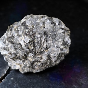 Roche minérale brute de cristal de larvikite de Norvège