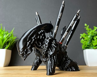 Alien Xenomorph inspired pen holder