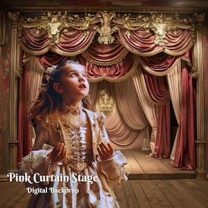 Puede incluir: Una niña con un vestido blanco con detalles dorados se encuentra frente a un escenario con cortinas de terciopelo rosa y ribetes dorados. El escenario está decorado con detalles dorados ornamentados y una lámpara de araña. El texto "Pink Curtain Stage" y "Digital Backdrop" es visible en la parte inferior de la imagen.