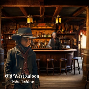 Könnte beinhalten: Ein junger Mensch in einem Cowboyhut und einem langen Mantel steht in einem schwach beleuchteten Saloon. Der Saloon hat eine Holztheke mit einem Barkeeper dahinter. Es gibt mehrere Tische und Stühle im Saloon, und ein Schild über der Theke lautet "Whiskey Saloon".