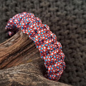 Tablecloth Pattern Paracord Cuff — Vintage Picnic Inspired Colors, Durable 550 Cord