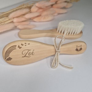 Brosse toute douce en laine et bois personnalisée adaptée aux cheveux de bébé, trousseau de naissance, cadeau de baptême, peigne assorti image 2