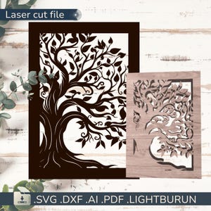 Könnte beinhalten: Lasergeschnittene Datei mit detailliertem Baumdesign. Der Baum hat komplizierte Äste und Blätter, vor einem weißen Hintergrund in einem dunkelbraunen Rahmen. Der Text "Laser cut file" steht oben. Dateiformate sind unten aufgeführt.