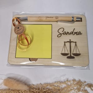 Portalápices y post-it de madera personalizado, organizador de escritorio, regalo de fin de año para maestros de escuela, maestros, colegas, mamá y papá.