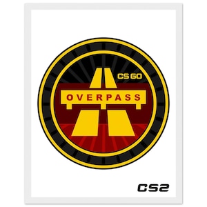Puede incluir: Impresión enmarcada con un diseño circular. Presenta un gráfico de paso elevado amarillo y el texto "CS GO OVERPASS" en amarillo y rojo. La impresión también incluye "CS2" en la parte inferior, sobre un fondo blanco.