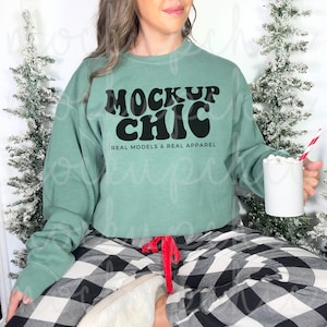 Heather Sport Dark Green Gildan Sweatshirt Christmas Mockup, Gildan 18000 Crewneck Mock-up, Holiday G180 Sweater Mock, Real Lifestyle Model