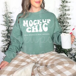 Heather Sport Dark Green Gildan Sweatshirt Christmas Mockup, Gildan 18000 Crewneck Mock-up, Holiday G180 Sweater Mock, Real Lifestyle Model
