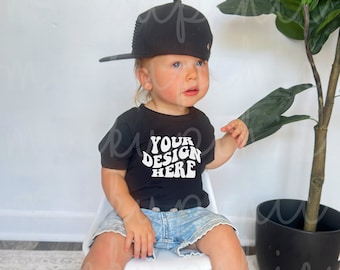 Modello di maglietta per bambini, maglietta nera Bella Canvas 3001b, modelli carini per bambini, modello di stile di vita giovanile retrò, modello di foto di un vero bambino