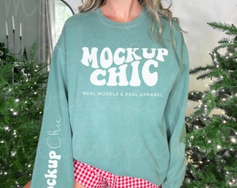 Light Green Comfort Colors Sweatshirt Christmas Mockup, Green Fall 1566 Sleeve Crewneck Model Oversized Sweater C1566 Styled Christmas Photo