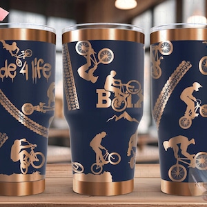 BMX Biker BMX Racing Tumbler Wrap SVG, 20 Unzen und 30 Unzen Lasergravurdatei, Drehbereites digitales Design, Sportfan-Digitaldesign