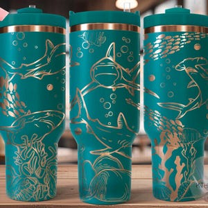 Haie Tumbler Wrap SVG, 40 Unzen Lasergravurdatei, Drehbereites digitales Design, Ocean Nautical SVG