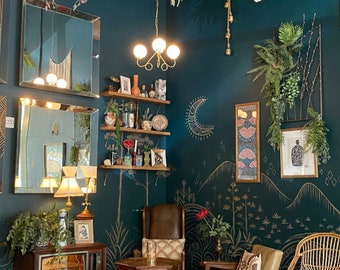 Transforme sus llamadas de Zoom, Google Meet y MS Teams con un impresionante fondo virtual Green Boho, perfecto para trabajo remoto y entrevistas