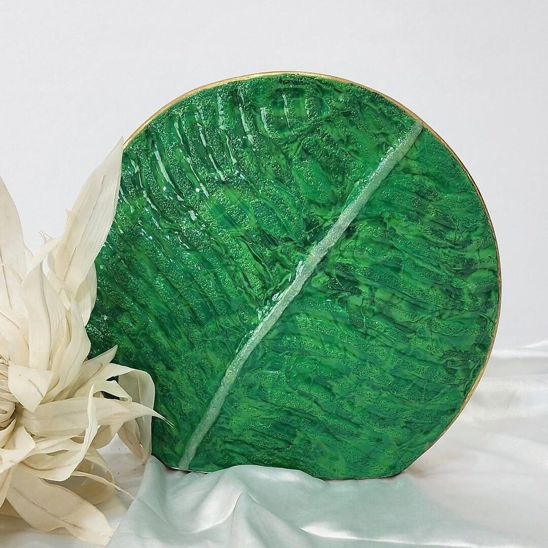 Aged Green Leaf Vase - 18cm