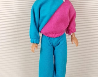 Anciennes poupées Barbie élégantes vintage avec tenue originale