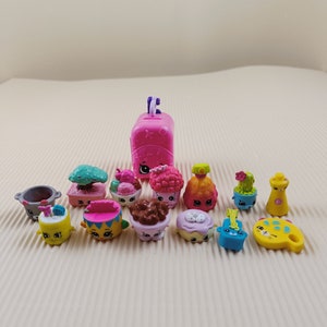 Vintage shopkins toys set