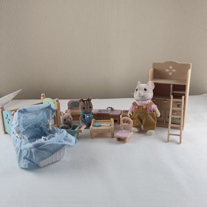 Calico Critters Sylvanian family dollhouse furniture with accessories children room