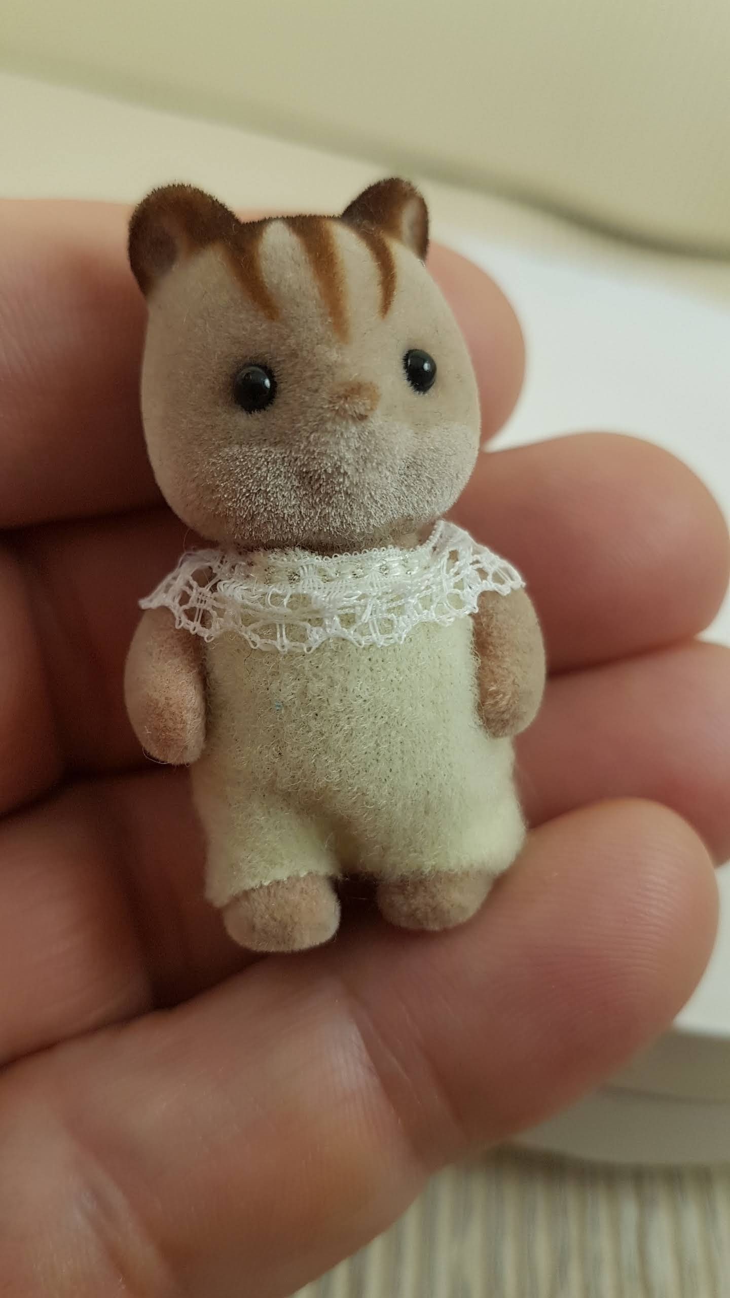 Calico Critters Walnut Squirrel Family of 5, Sylvanian