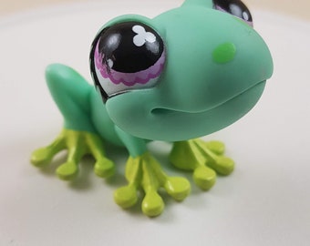 Hasbro Littlest Pet Shop #479 Green Spotted Frog Purple Eyes LPs