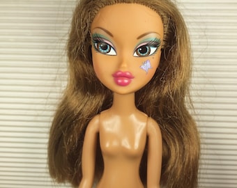 Boneca Bratz Fashion Pixiez Yasmin usada