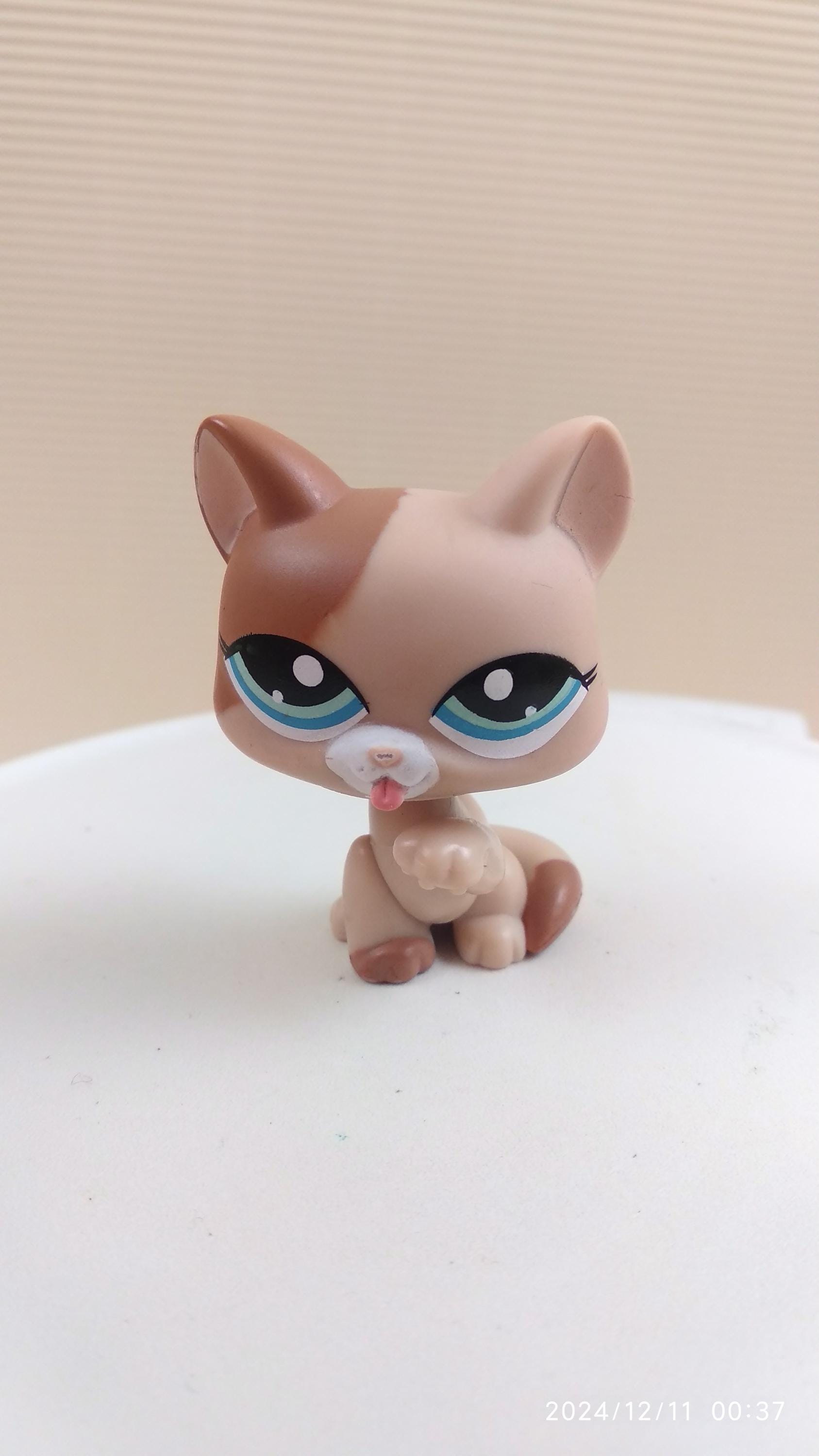 Lps paw up cat hotsell