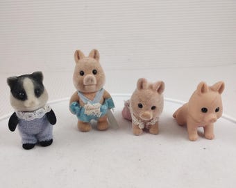 Calico Critters Sylvanian Families Baby Figur: Dachs oder Wildschwein