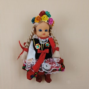 Vintage doll collectible folklore doll ukrainian? National costume
