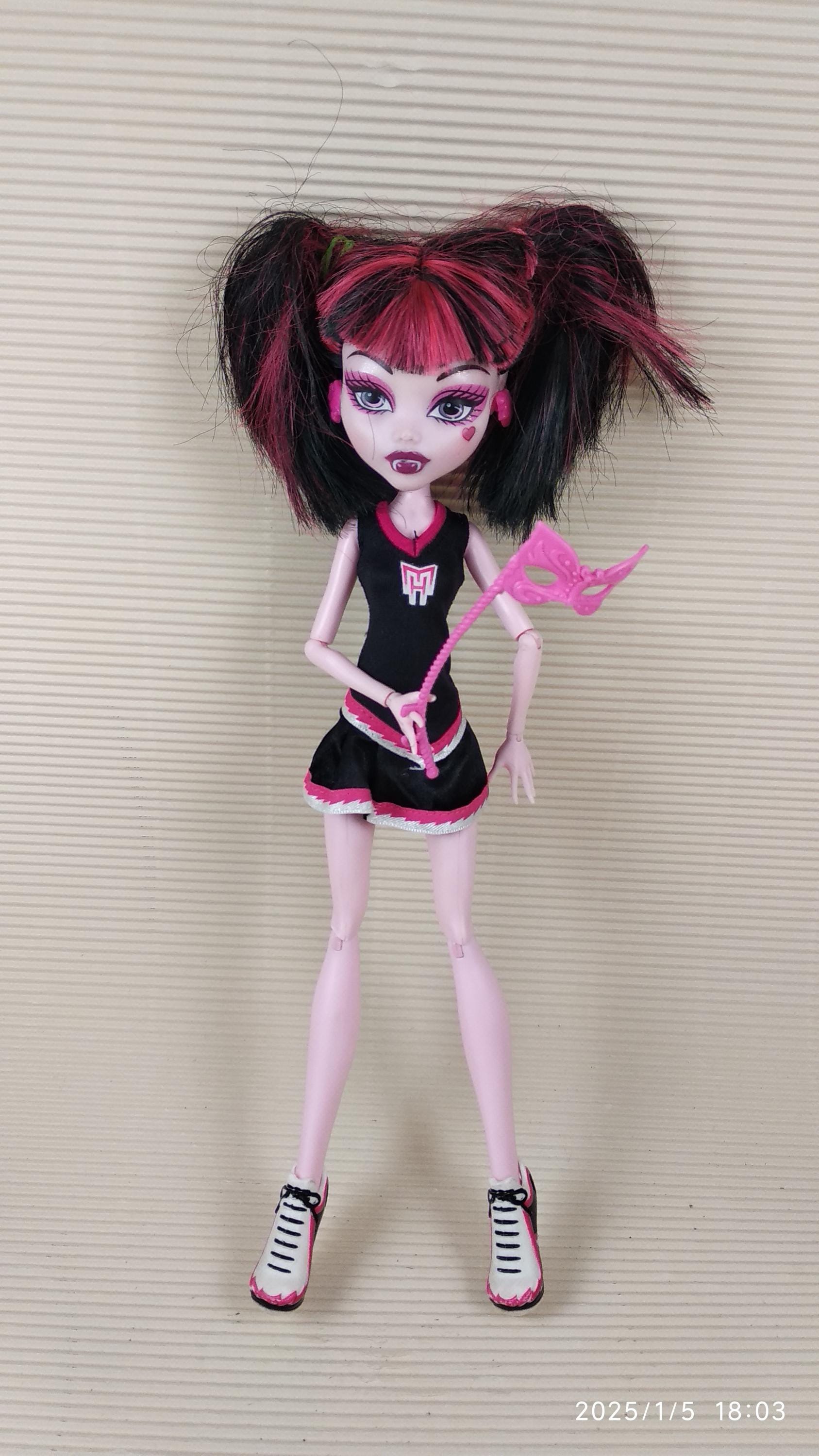Original Monster high dolls dressed collectible Draculaura