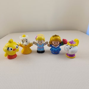 Vintage Lot of 5 Fisher Price Little People figurines