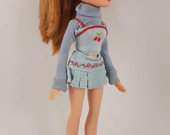 Original Bratz Meygan doll MGA vintage red hair blue eyes blue dress pre-owned