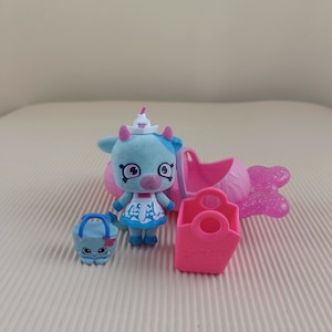 Vintage shopkins toys set- one doll with many items