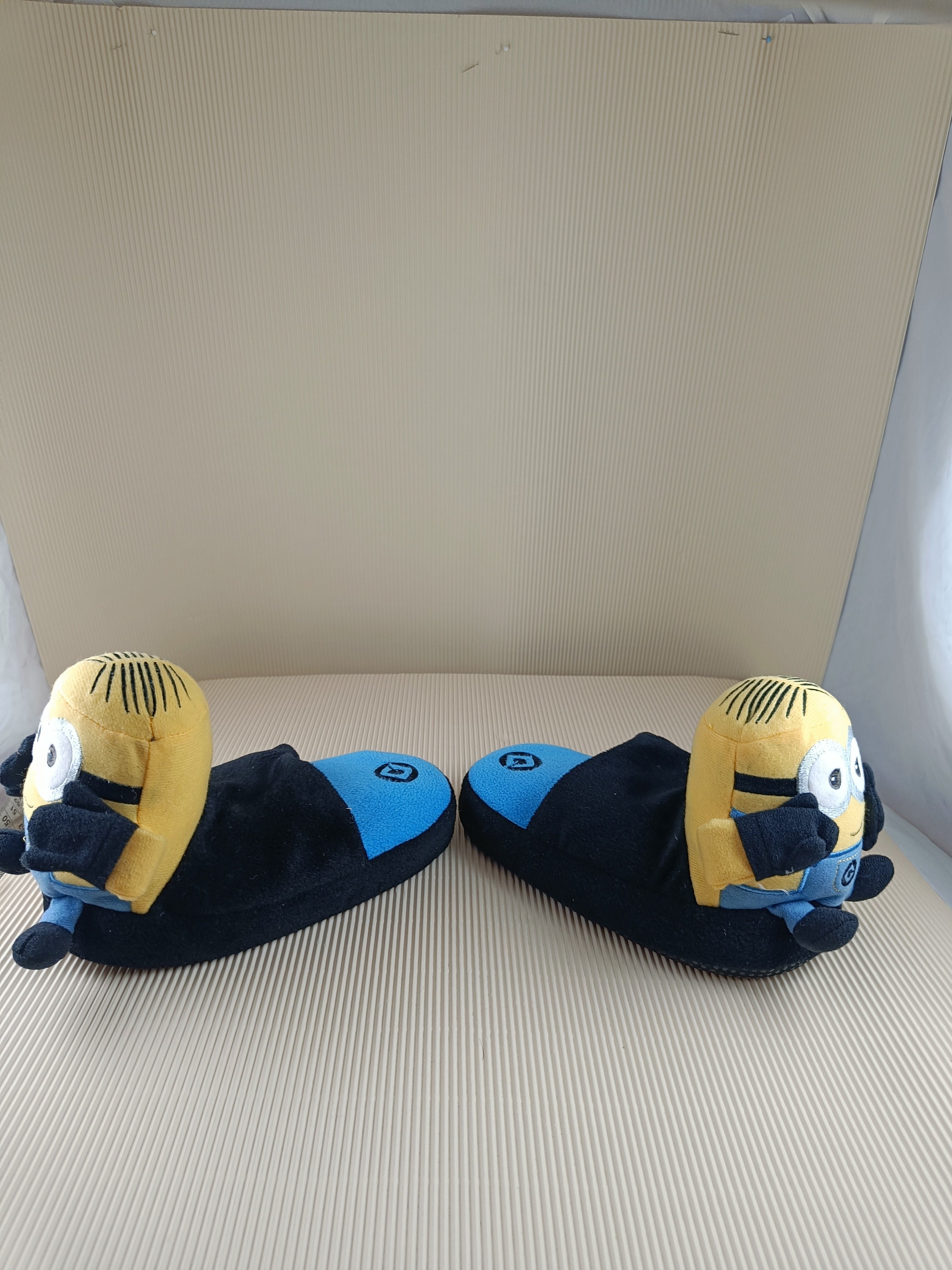 Minion flip flops adults 2025