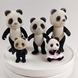 Calico Critters Panda Familie von 5, Sylvanian Familie