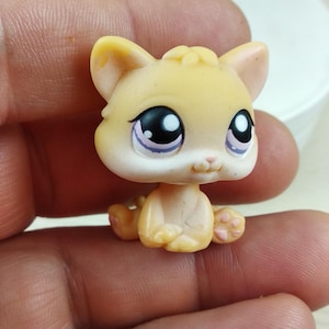 Authentic Littlest Pet Shop LPS Kitten Cat 114 Pink Magnet 1st Generation