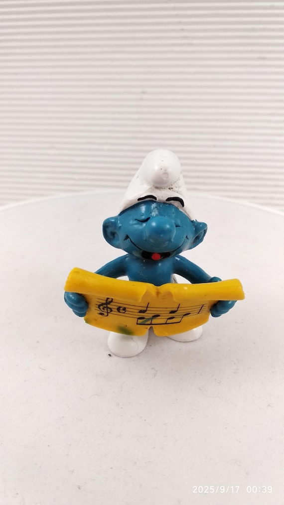 Smurfs Singer Smurf #20038 With Music Sheet Vintage Peyo PVC