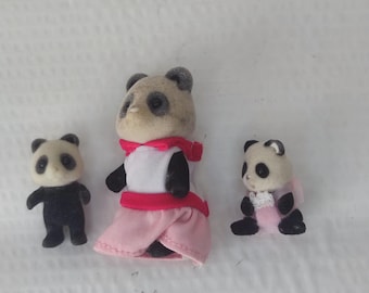 Calico Critters Wilder Panda Family of 3, Sylvanian Family