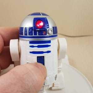 BM181 : 1997 Star Wars R2D2 Lucas Films - 15 cm de haut