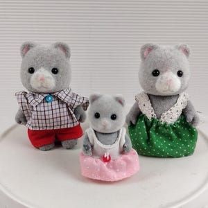 Sylvanian Families Birthday Celebration Bearbury Bear family Figures Calico