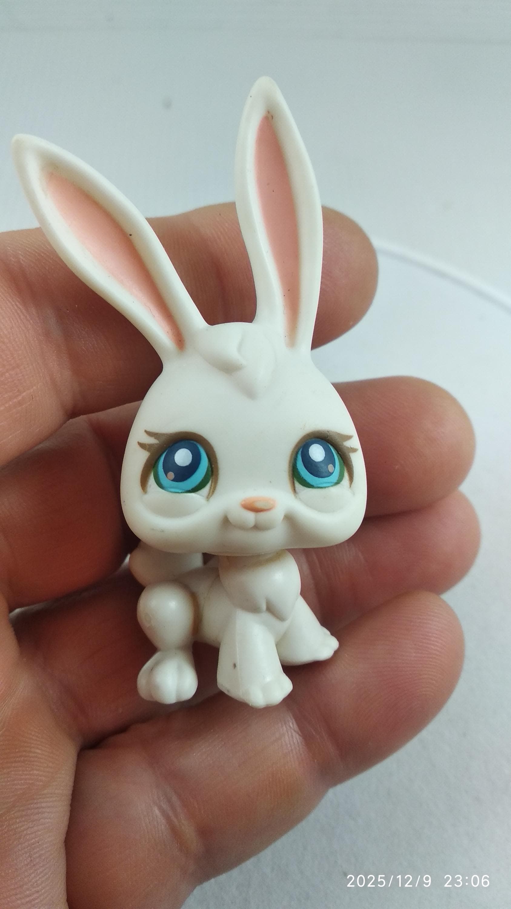Littlest Pet Shop LPS Authentic #626 Jouet yeux de diamant vert scintillant pour chat qui marche - France