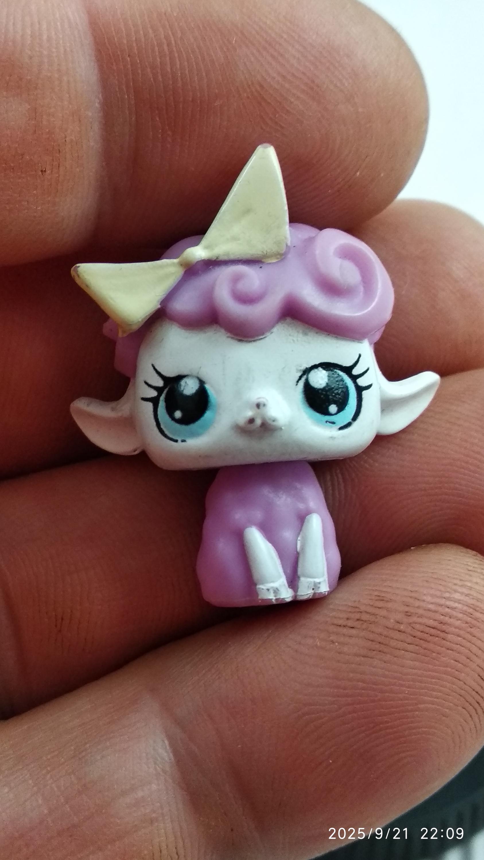 LAMB #3129 Pair Lambs - Authentic Littlest Pet Shop - Hasbro LPS