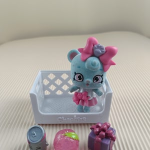 Vintage shopkins toys set- one doll with many items
